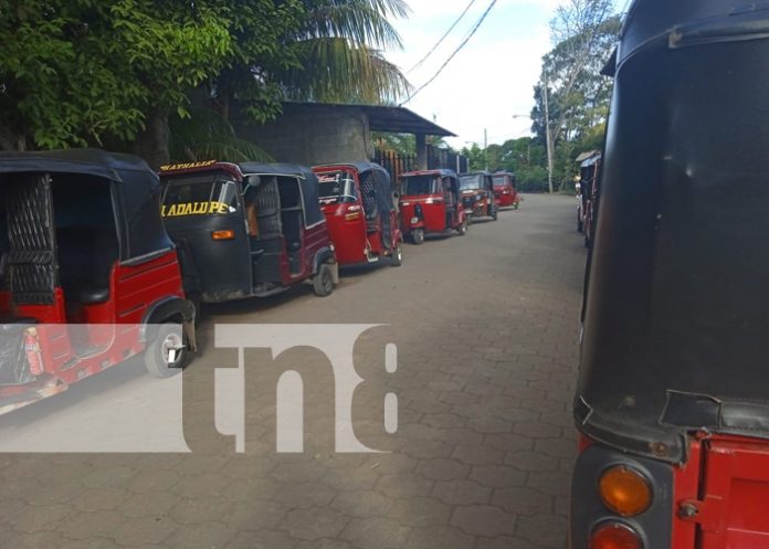 MTI y Policía Nacional capacitan a dueños de mototaxi en Diriomo