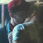 Filtran foto de Bad Bunny dándose candente beso con otro hombre Filtran foto de Bad Bunny dándose candente beso con otro hombre