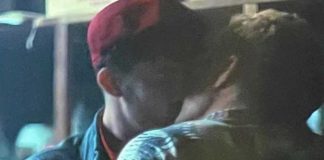 Filtran foto de Bad Bunny dándose candente beso con otro hombre