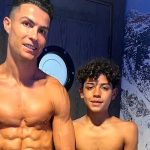 Hijo de Cristiano Ronaldo «galletea» a otro chatel por gritar «¡Viva Messi!» Hijo de Cristiano Ronaldo "galletea" a otro chatel por gritar "¡Viva Messi!"