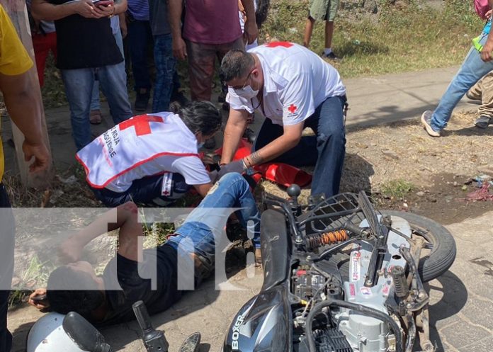 Joven motociclista lesionado tras impactar contra un camión en Juigalpa