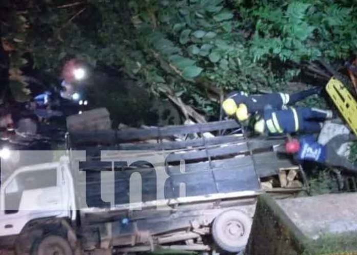 Dos muertos y 5 lesionados en accidente de tránsito en Nueva Guinea
