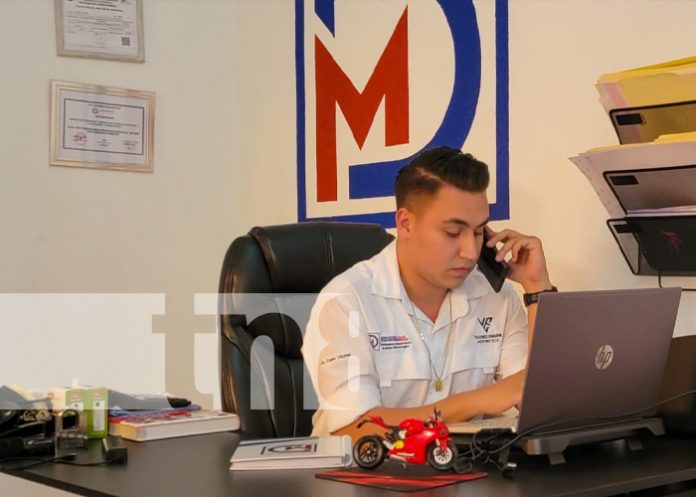 1 Foto: Joven innovador distribuye su marca de motocicleta “Vílchez Engine Motorcycle” / TN8
