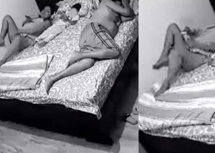 1 ¡Descaro total! Enviaba su “pack” al amante mientras el esposo dormía