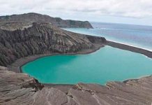 Isla emerge de la nada y luego vuelve a desaparecer en Tonga