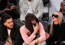 Bad Bunny aparece en público ocultando su identidad