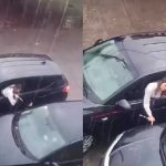 «Yo lo pagué» Con el chucky adentro mujer apuñaló el carro de su ex (VIDEO) Mujer enloquece y apuñala el carro de su ex
