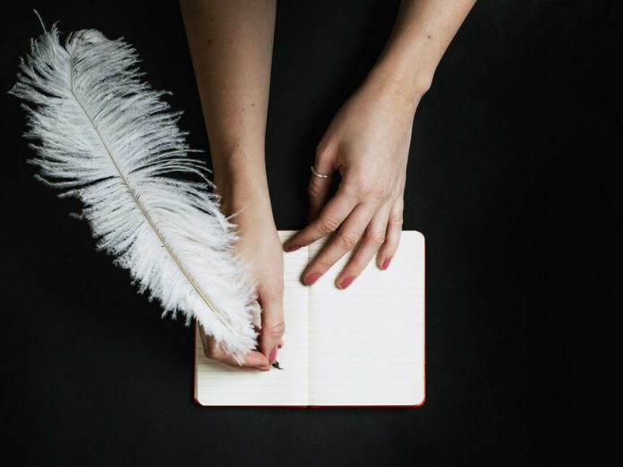 Foto: Escritora de EE.UU. vuelve a la vida después de años de muerta / Cortesía