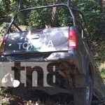 En Matagalpa: Dejó su camioneta y a su acompañante en un zanjón Foto: Conductor se da a la fuga dejando la camioneta y a su acompañante dentro de un zanjón, en Matagalpa / TN8