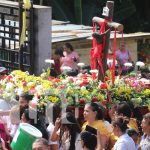 Foto: Centenares de fieles católicos llegaron a pagar su promesa al Cristo Negro, en Siuna / TN8