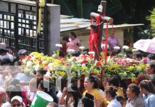 Fieles católicos llegaron a pagar su promesa en Siuna Foto: Centenares de fieles católicos llegaron a pagar su promesa al Cristo Negro, en Siuna / TN8