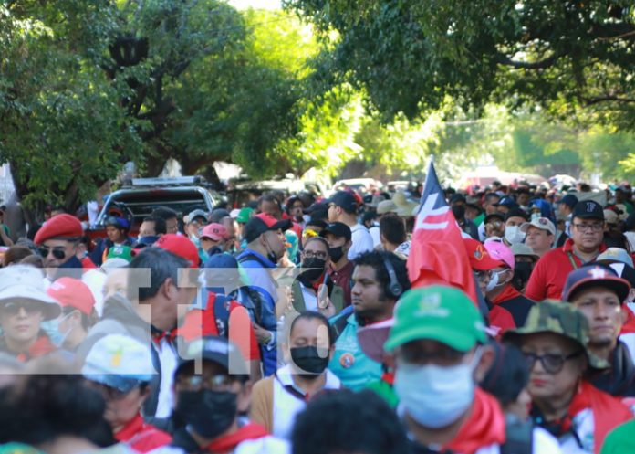 2 Realizan en Managua caminata por el 156 aniversario natal de Rubén Darío