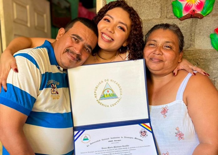 ¡Soy periodista por un guarda de seguridad y una ama de casa!