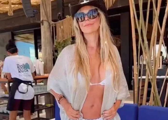 Graciela Alfano compartió un video en microbikini 