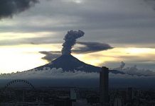 Reportan caída de ceniza del Popocatépetl en poblaciones de Puebla, México Reportan caída de ceniza del Popocatépetl en poblaciones de Puebla, México