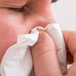 Desde mucosa roja hasta negra: Esto revelan sobre tu salud