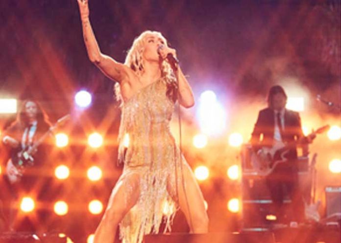 20 Miley Cyrus festeja el 2023 y anuncia nueva música