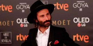 "La voz de alarma" la nueva canción de Leiva en formato acústico