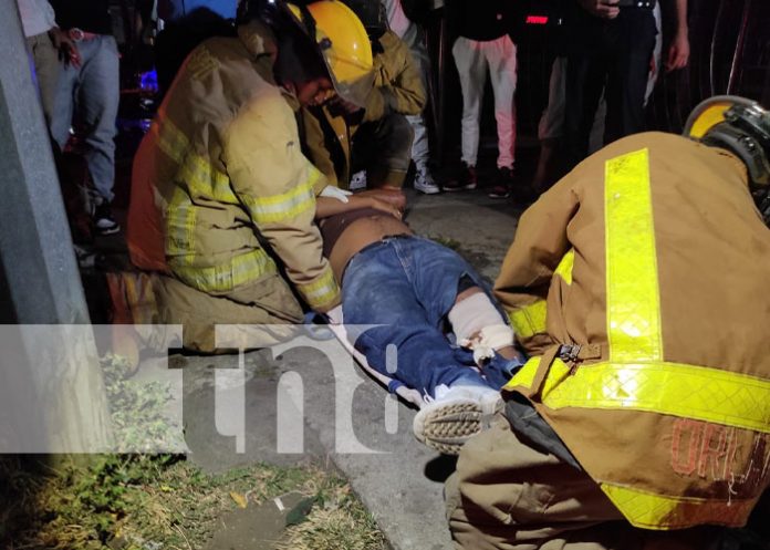 Foto: Motociclista queda sin moto y lesionado tras provocar accidente en Managua / TN8