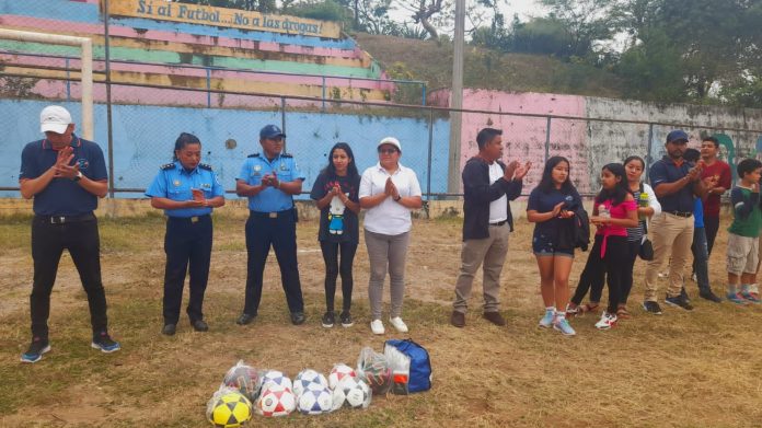 Foto: Nota de Prensa: Inauguramos Liga Deportiva- Futbol Campo, Granada