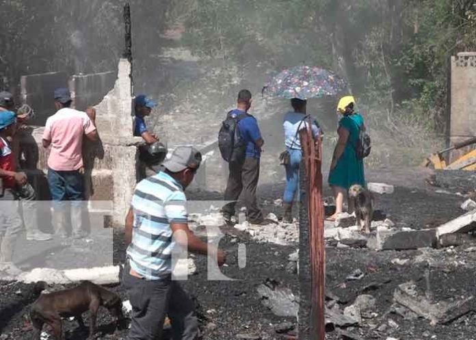 Gobierno de Nicaragua brinda ayuda a familias afectadas por incendio en Río Blanco