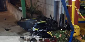Foto: Se estrella en negocio de comida tras perder el control de la moto en Juigalpa / TN8
