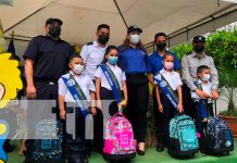 MIGOB entrega útiles escolares a hijos de sus funcionarios