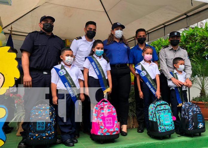 MIGOB entrega útiles escolares a hijos de sus funcionarios