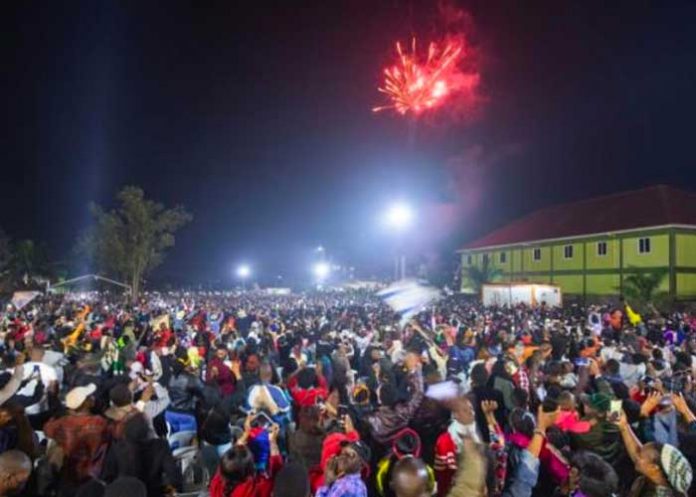 9 muertos en estampida en centro comercial en Uganda