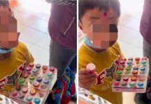 ¡Es para niñas! Mamá le prohíbe comprar a su niño juguete de color rosado Mamá le prohíbe comprar juguetes rosados a su hijo