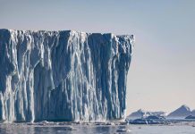 ¡De terror! Iceberg más inmenso que París se desprendió de la Antártida