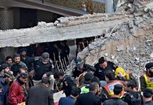 34 muertos y 150 heridos tras explosión en una mezquita en Pakistán