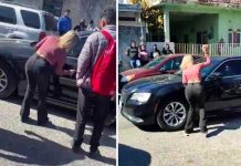 ¡Por infiel le salió la cabra! Encontró al esposo en el carro con «la otra» Apedreó el carro de su marido al descubrir su infidelidad