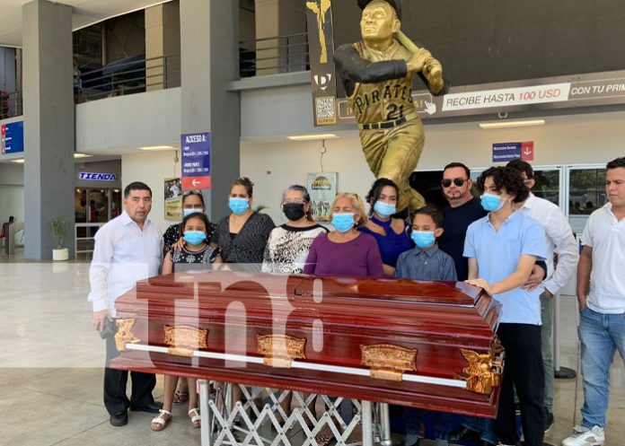 Honras fúnebres a Calín Rosales, beisbolista de Nicaragua