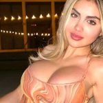 Sin aliento deja a seguidores Alexa Dellanos con «atrevido traje de baño» Alexa Dellanos luce sus encantos desde la playa