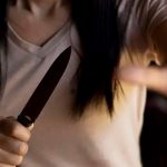 ¡Valiente! En plena calle una niña es acosada y se defiende con un cuchillo ¡Valiente! En plena calle una niña es acosada y se defiende con un cuchillo