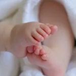 Madre asesina a sus 2 hijos e intenta matar a un tercero en Estados Unidos Mujer asesinó a 2 de sus hijos e intentó matar a su bebé en Estados Unidos