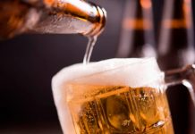 En Bolivia una mujer borracha ‘empeñó’ a su hijo para pagar sus ‘bichas’ En Bolivia una mujer borracha 'empeñó' a su hijo para pagar sus 'vichas'