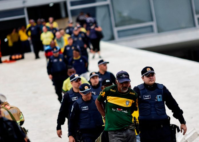 brasil3 Desmantelan los campamentos de bolsonaristas terroristas en Brasilia