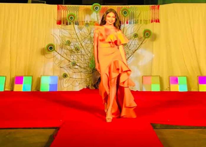 caminando Carazo coronó a la Reina de las Fiestas Patronales en el municipio