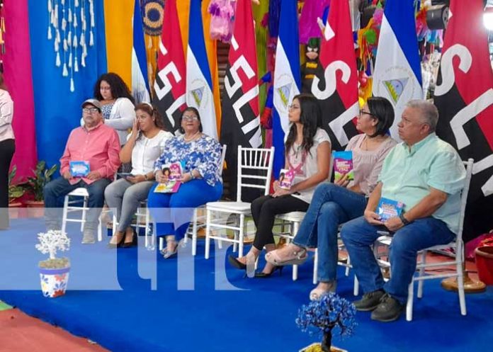 cartilla-1 Foto: Presentan Cartilla de Mujeres, Jóvenes y Familia en Nicaragua / TN8