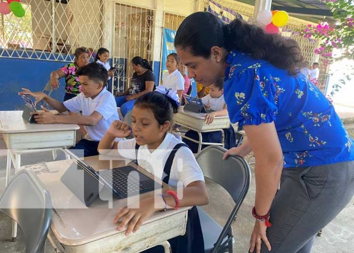 chin-aula-2 Foto: Aula digital en comunidad rural de El Viejo, Chinandega / TN8