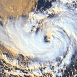 Vigilan «raro ciclón» que se desarrolla fuera de la temporada de huracanes Vigilan raro ciclón que se desarrolla fuera de la temporada de huracanes