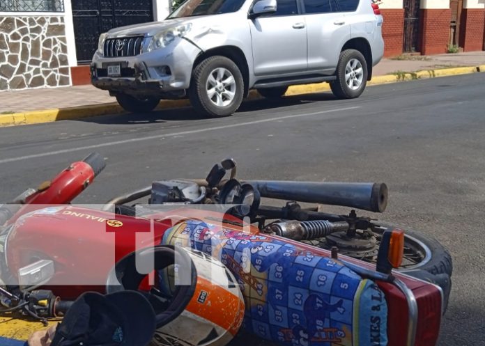 Accidente de tránsito deja a un adolescente lesionado en Granada