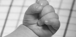 Bebé murió en un carro mientras su mamá estaba en un motel en Colombia