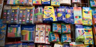 Foto: Ofertas escolares en el Mercado Oriental / TN8