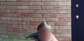 Aterradoras imágenes de un niño deambulando con una pistola cargada en Indiana