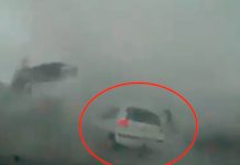 ¡Terrorífico! Violento tornado se «devora» carro en una carretera de Oklahoma ¡Terrorífico! Violento tornado se "devora" carro en una carretera de Oklahoma