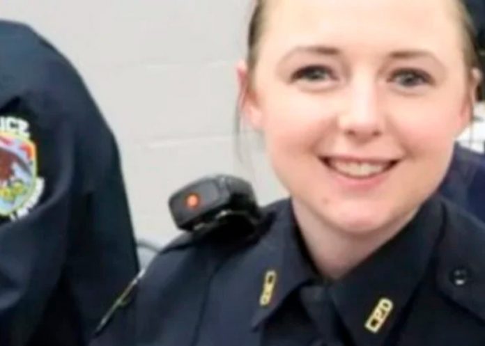 eeuu4 ¡Tuvo sexo con seis agentes! Despide a una policía de Tennessee por