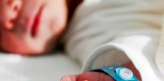 Entre la vida y la muerte hallan a un bebé con hipotermia en España